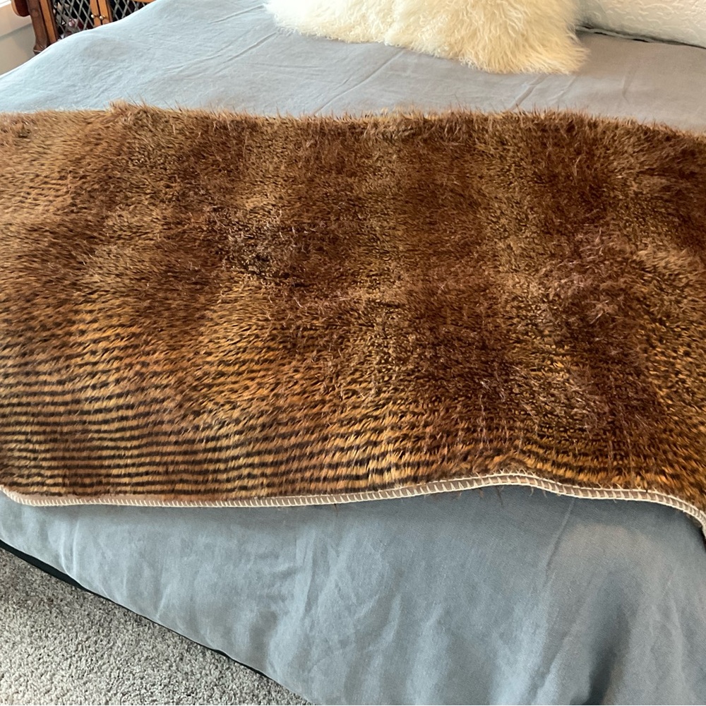 🤩Deborah Murray Design Throw